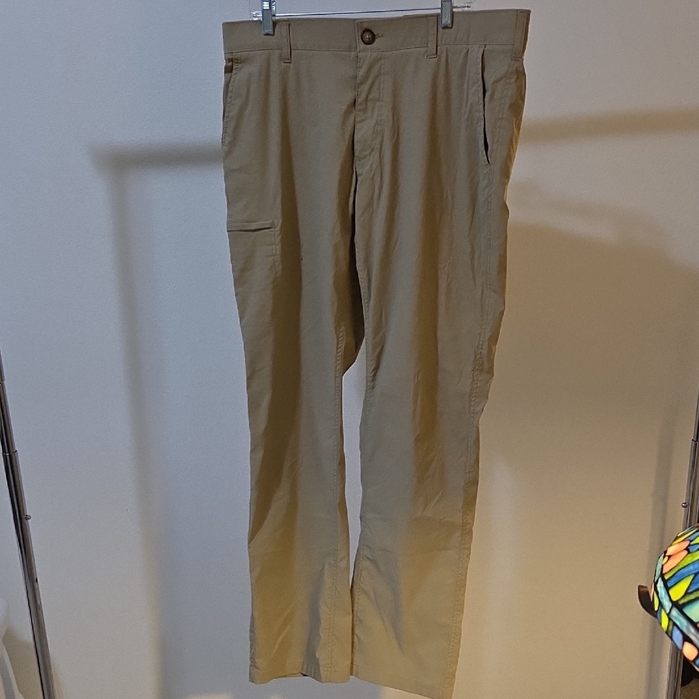 Classic Men's Khaki Chinos